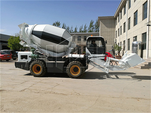 China's self concrete mixer sale