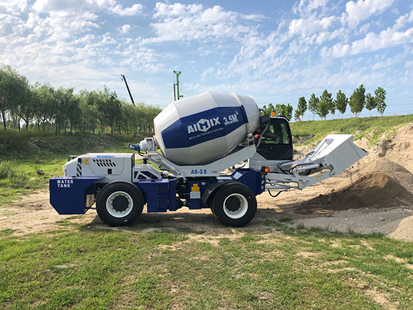 How to Buy a Self Loading Concrete Mixer